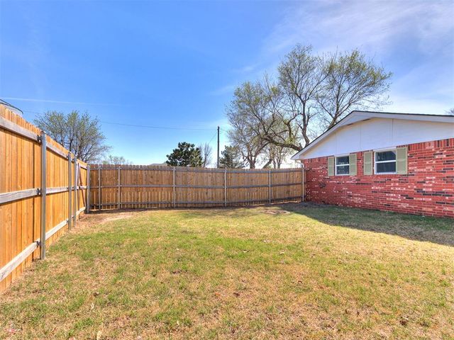 121 W Fourth Street, Union City, OK 73090