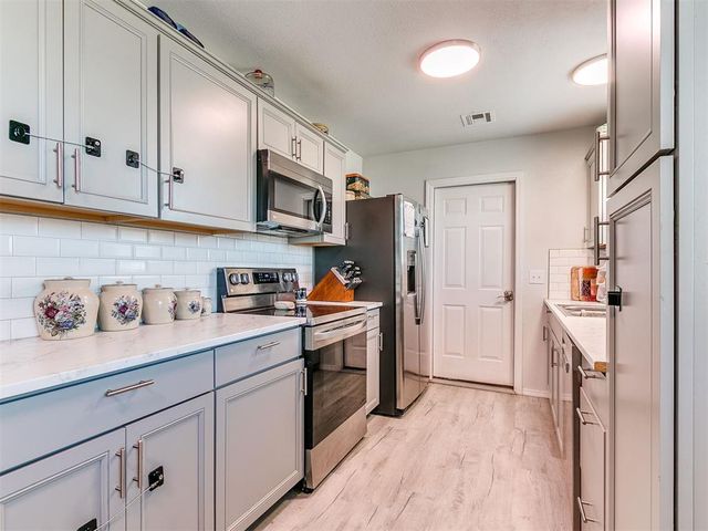 121 W Fourth Street, Union City, OK 73090