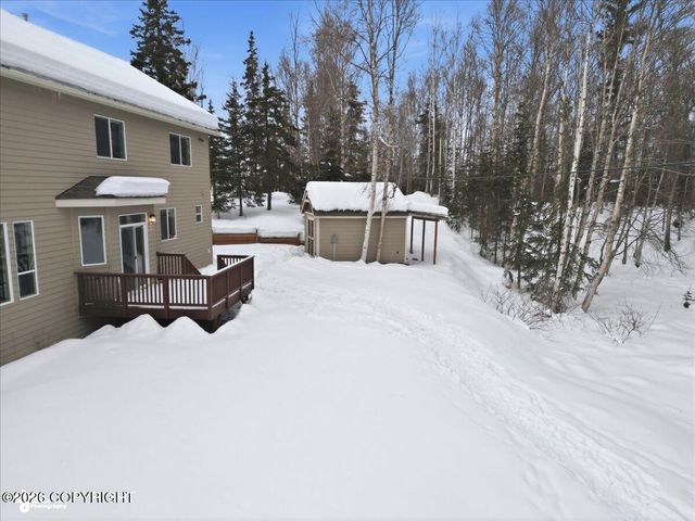 8711 Estates Circle, Anchorage, AK 99507