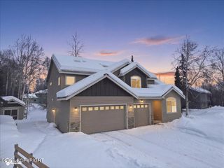 8711 Estates Circle, Anchorage, AK 99507
