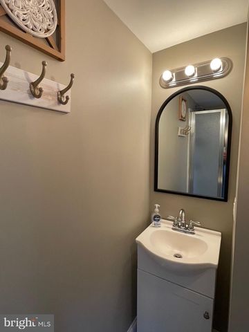 337 S LINCOLN AVE, Newtown, PA 18940