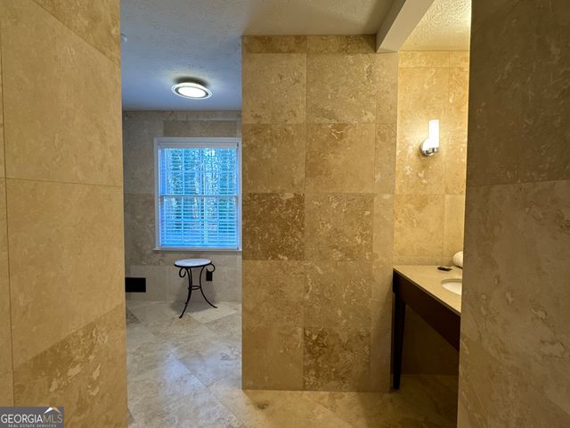 2272 Kimberley Way, Snellville, GA 30078