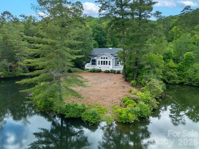 719 Deerlake Road, Brevard, NC 28712