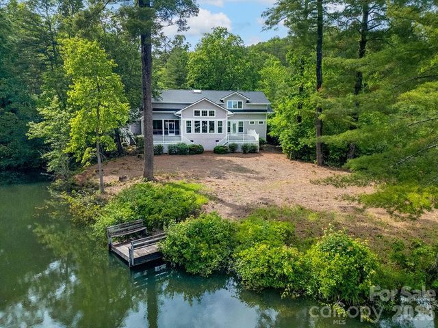 719 Deerlake Road, Brevard, NC 28712