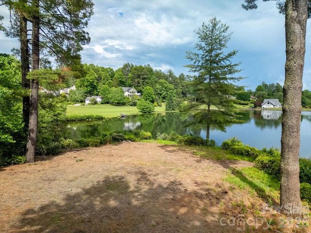 719 Deerlake Road, Brevard, NC 28712