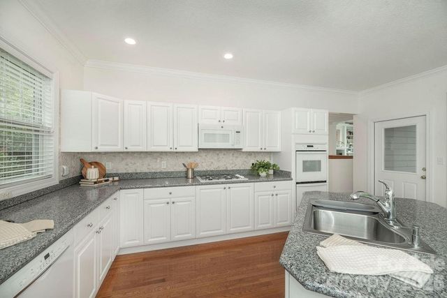 719 Deerlake Road, Brevard, NC 28712