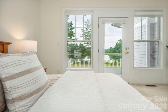 719 Deerlake Road, Brevard, NC 28712