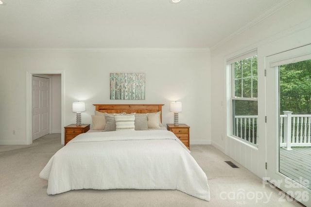 719 Deerlake Road, Brevard, NC 28712