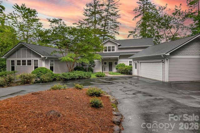 719 Deerlake Road, Brevard, NC 28712