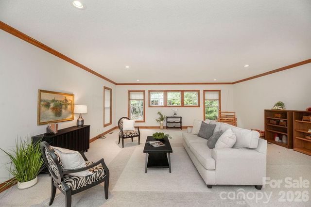 719 Deerlake Road, Brevard, NC 28712
