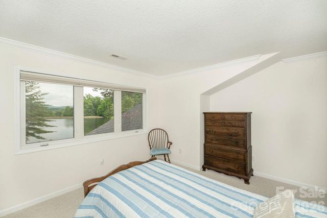 719 Deerlake Road, Brevard, NC 28712