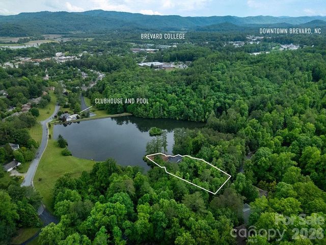 719 Deerlake Road, Brevard, NC 28712
