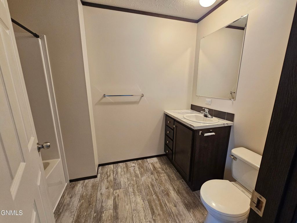 714 27th Street W, Williston, ND 58801 photo 9