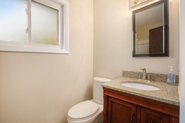 1759 Briarcliff Drive NE, Grand Rapids, MI 49505