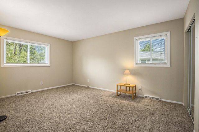 1759 Briarcliff Drive NE, Grand Rapids, MI 49505