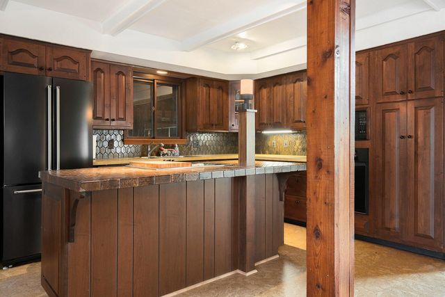 1759 Briarcliff Drive NE, Grand Rapids, MI 49505