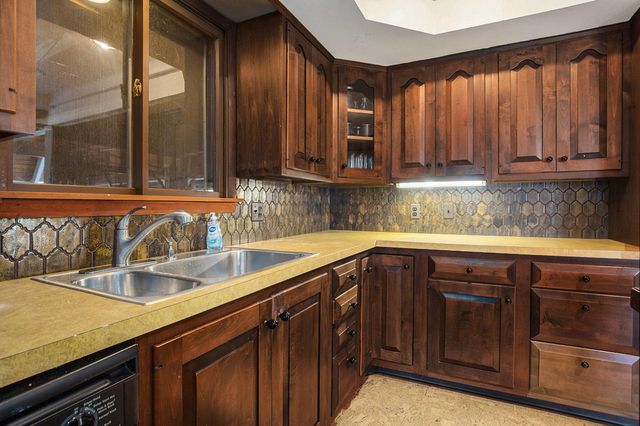 1759 Briarcliff Drive NE, Grand Rapids, MI 49505