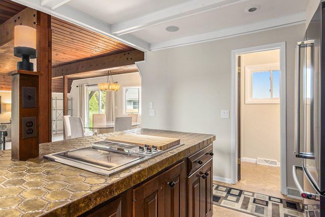 1759 Briarcliff Drive NE, Grand Rapids, MI 49505