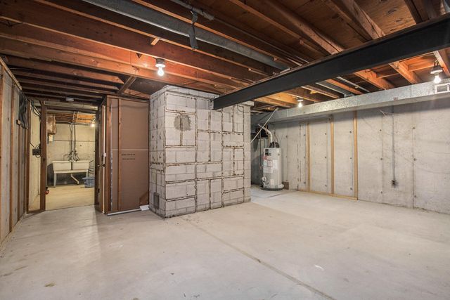 1759 Briarcliff Drive NE, Grand Rapids, MI 49505