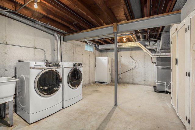 1759 Briarcliff Drive NE, Grand Rapids, MI 49505