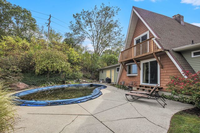 1759 Briarcliff Drive NE, Grand Rapids, MI 49505