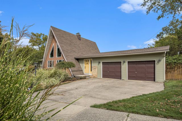 1759 Briarcliff Drive NE, Grand Rapids, MI 49505