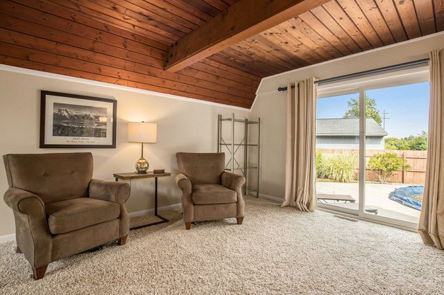 1759 Briarcliff Drive NE, Grand Rapids, MI 49505