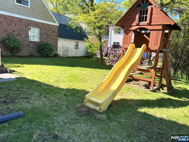 590 Maitland Avenue, Teaneck, NJ 07666