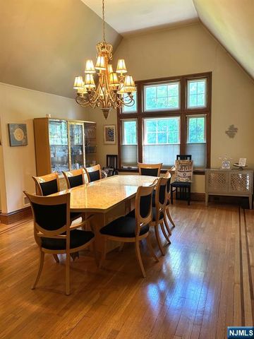 590 Maitland Avenue, Teaneck, NJ 07666