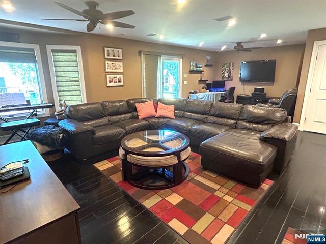 590 Maitland Avenue, Teaneck, NJ 07666