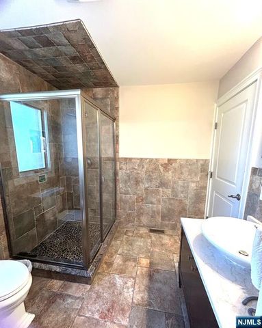 590 Maitland Avenue, Teaneck, NJ 07666
