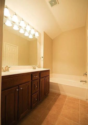 3652 vienna Street, Irving, TX 75038