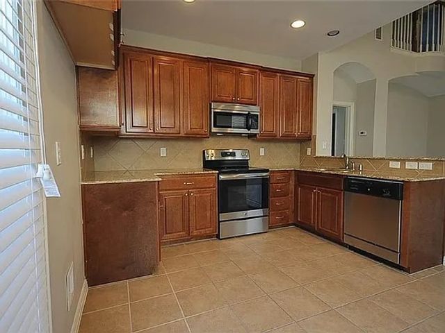3652 vienna Street, Irving, TX 75038