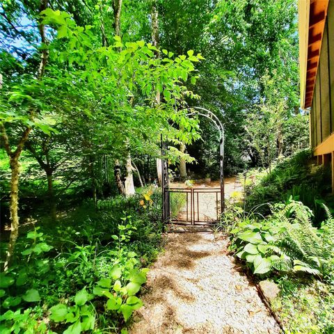 9 Firestone Court, Etowah, NC 28729