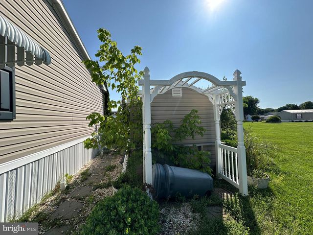 16841 LONGFELLOW CT, Hagerstown, MD 21740