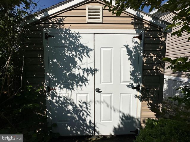 16841 LONGFELLOW CT, Hagerstown, MD 21740
