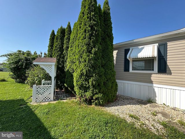 16841 LONGFELLOW CT, Hagerstown, MD 21740