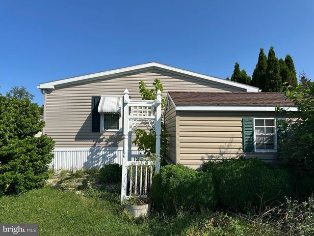 16841 LONGFELLOW CT, Hagerstown, MD 21740