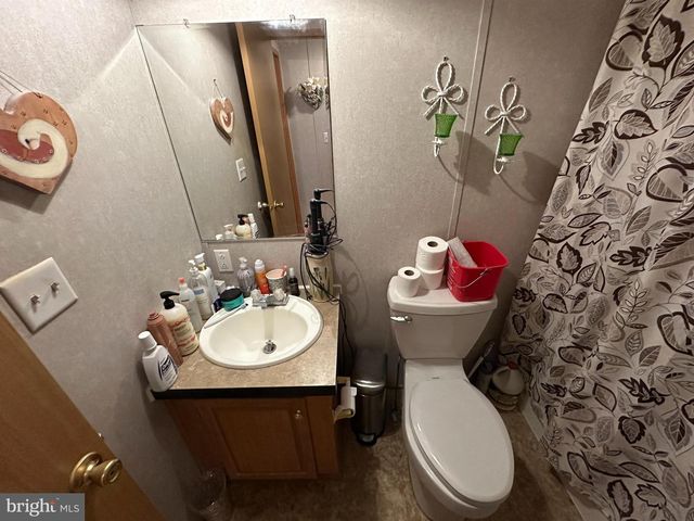 16841 LONGFELLOW CT, Hagerstown, MD 21740