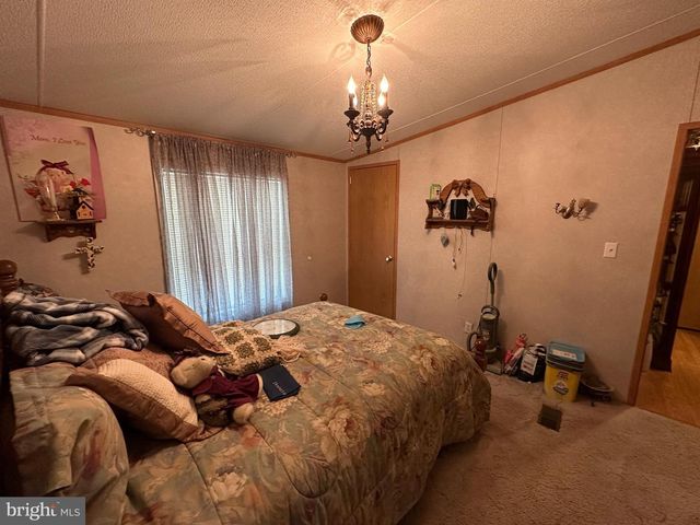 16841 LONGFELLOW CT, Hagerstown, MD 21740