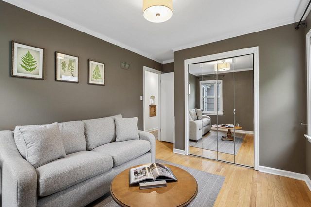 8208 N Santa Monica BOULEVARD, Fox Point, WI 53217