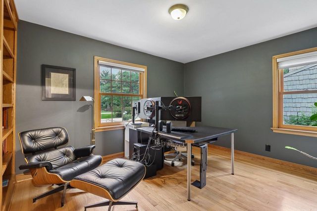 8208 N Santa Monica BOULEVARD, Fox Point, WI 53217