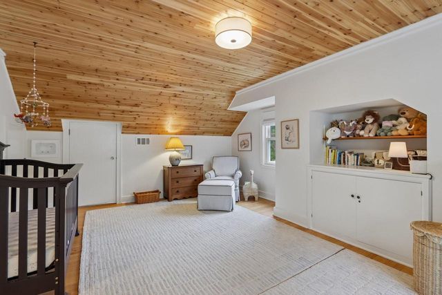 8208 N Santa Monica BOULEVARD, Fox Point, WI 53217
