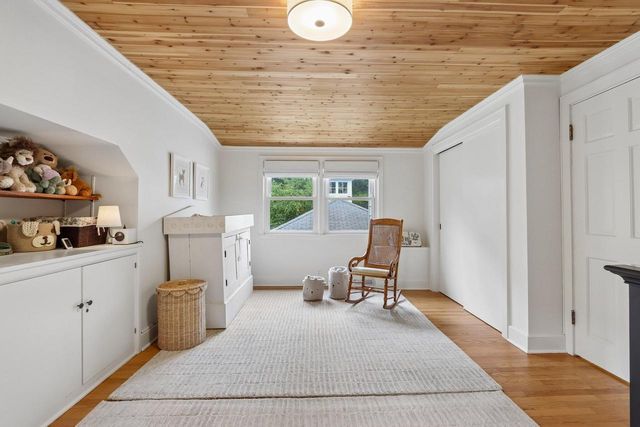 8208 N Santa Monica BOULEVARD, Fox Point, WI 53217