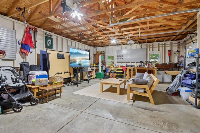 8208 N Santa Monica BOULEVARD, Fox Point, WI 53217