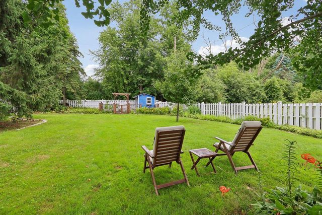 8208 N Santa Monica BOULEVARD, Fox Point, WI 53217