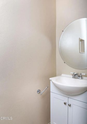 45027 Division Street, Lancaster, CA 93535