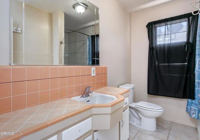 45027 Division Street, Lancaster, CA 93535