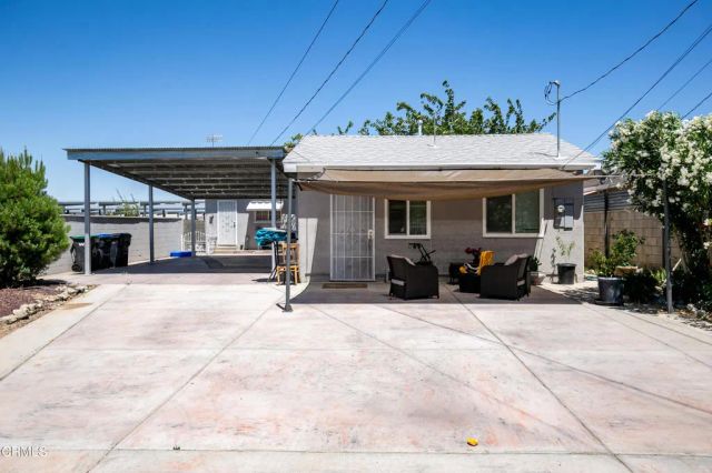 45027 Division Street, Lancaster, CA 93535