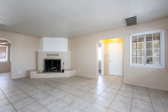 45027 Division Street, Lancaster, CA 93535